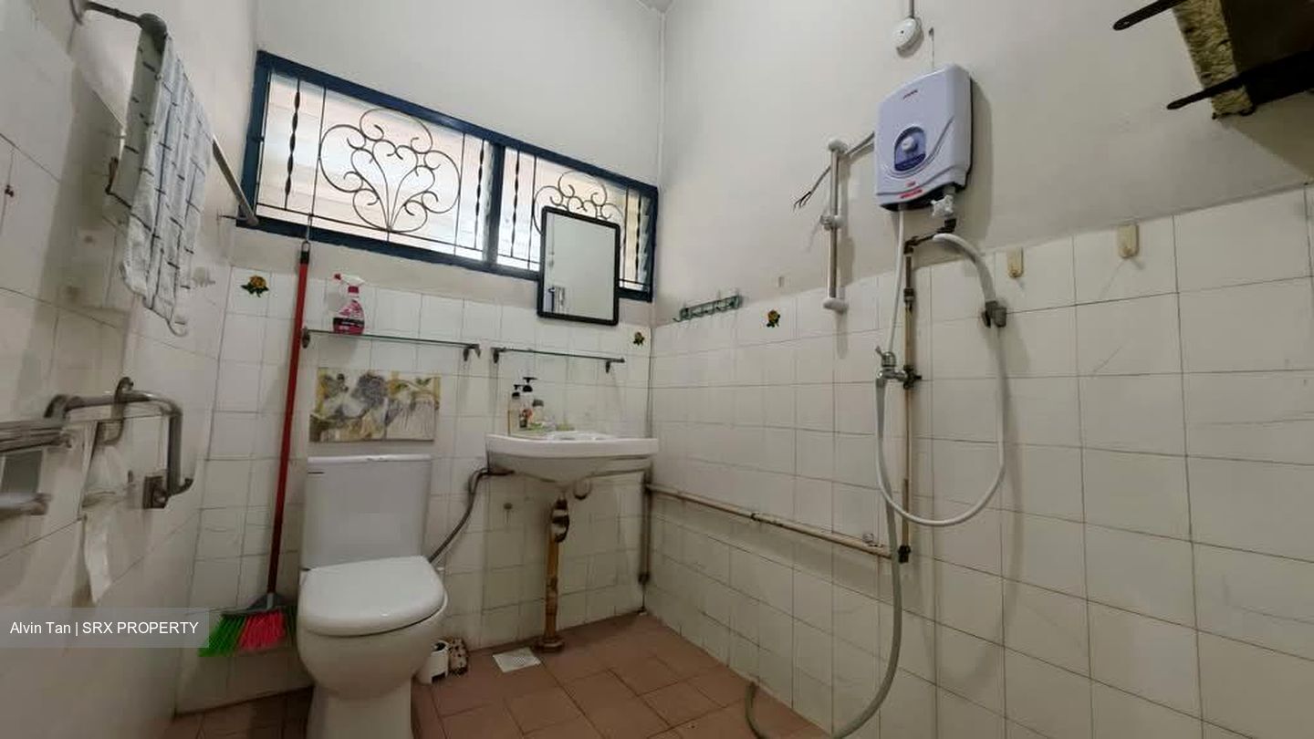 Lorong 7 Realty Park (D19), Terrace #568072341